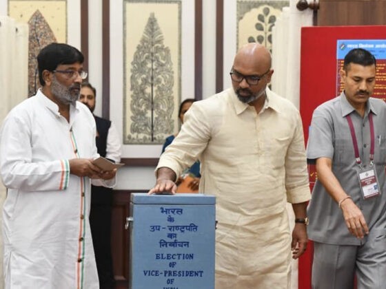 ఉపరాష్ట్రపతి ఎన్నికల్లో ఓటు వేసిన ఎంపీ అర్వింద్​