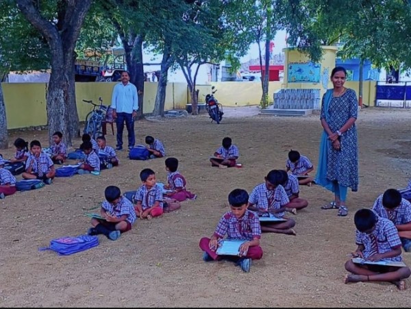 అక్షరాస్యతపై విద్యార్థులకు చిత్రలేఖనం పోటీ