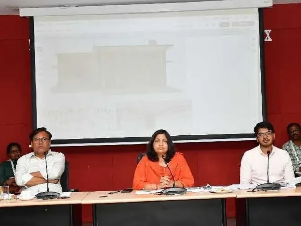 కర్మయోగి అభియాన్ మిషన్‌పై కలెక్టర్ సమీక్ష