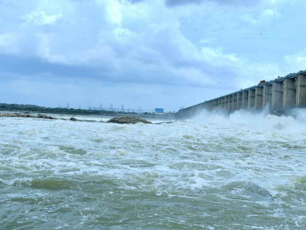 జూరాలకు తగ్గిన వరద ప్రవాహం