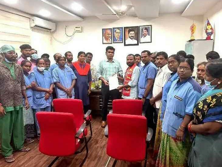 ‘ ప్రభుత్వ హాస్పిటల్ వర్కర్స్‌కు పెండింగ్ జీతాలు చెల్లించాలి’