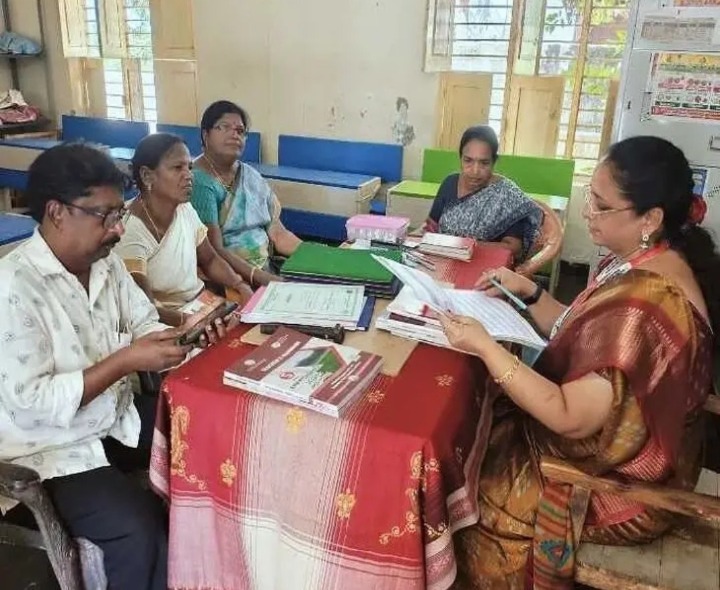 పాఠశాలను తనిఖీ చేసిన డైట్ లెక్చరర్