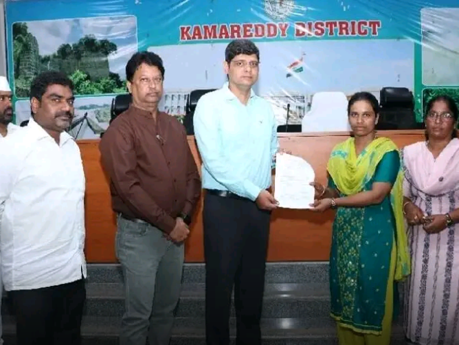 ‘ప్రభుత్వ ఆశయాలకు అనుగుణంగా పనిచేయాలి’