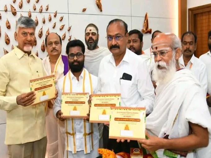 దసరా ఉత్సవాలకు సీఎంకు ఆహ్వానం