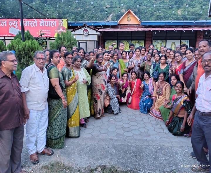 నేపాల్లో చిక్కుకున్న విశాఖ వాసులు