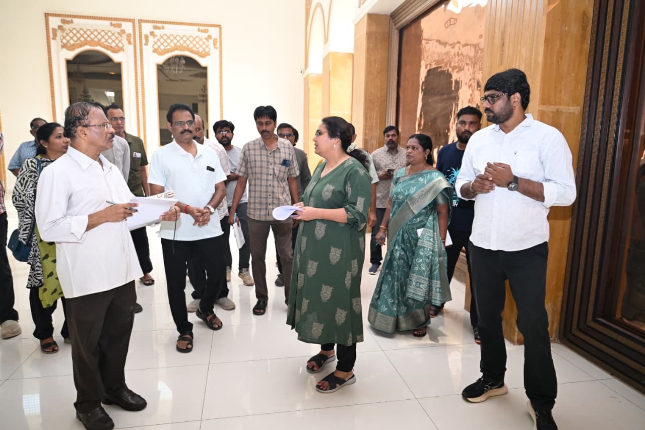 మహిళా సాధికారిత కాన్ఫరెన్స్ ఏర్పాట్లు పరిశీలించిన కమిషనర్