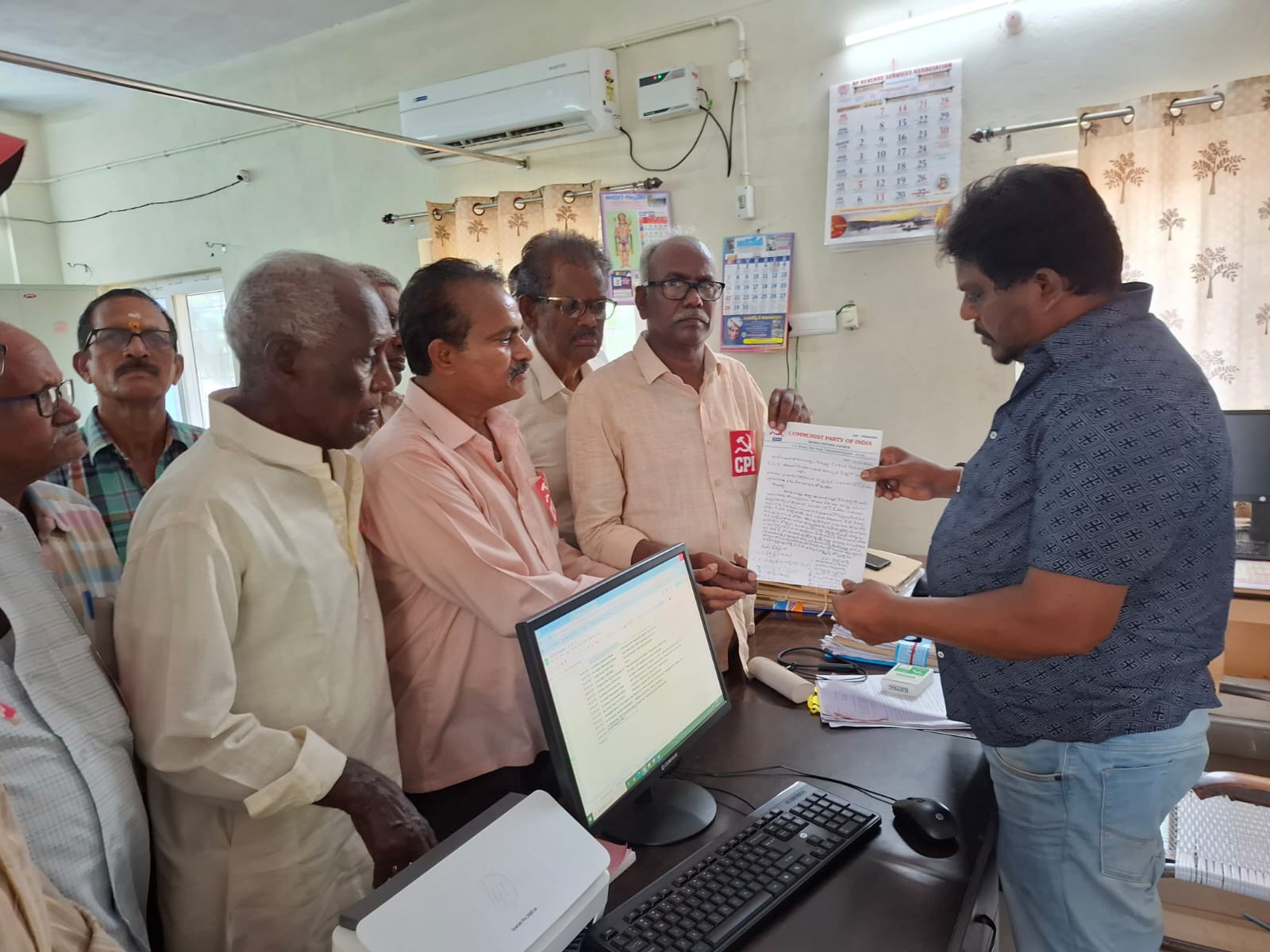 ‘నిత్యవసరాల డిపోలు సక్రమంగా నిర్వహించాలి’