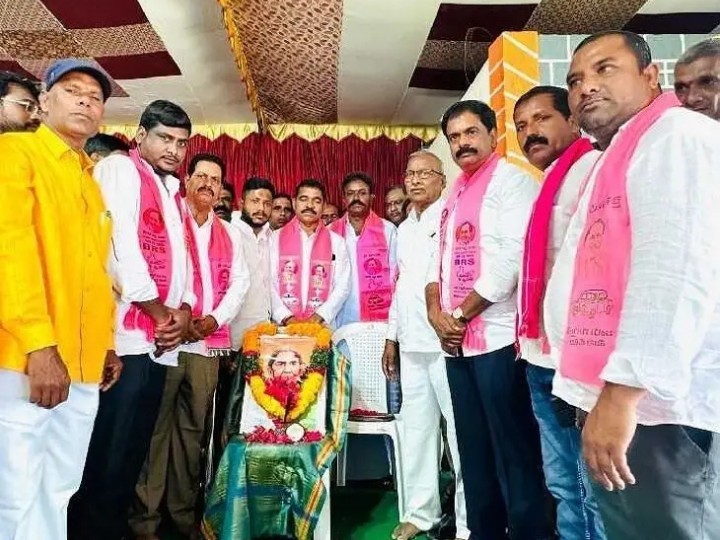 ఐలమ్మ ఆశయ సాధనకు కృషి చేయాలి: మాజీ ఎమ్మెల్యే