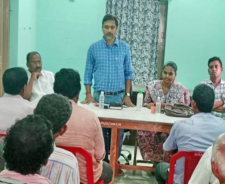 ఎరువుల నిల్వలపై రైతులకు అవగాహన సదస్సులు