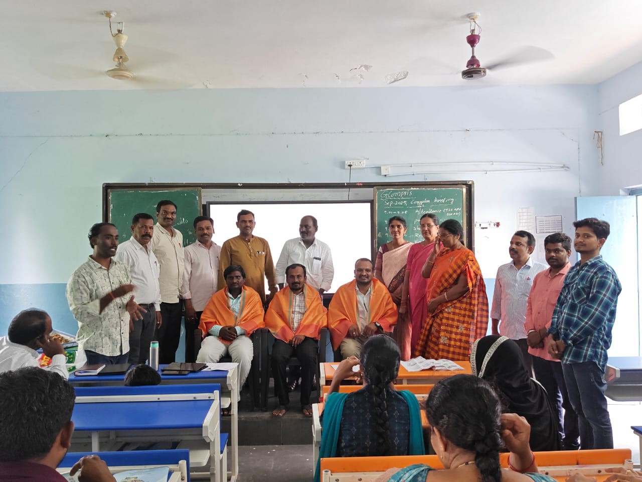 CRPలకు ఉపాధ్యాయుల ఆత్మీయ సన్మానం