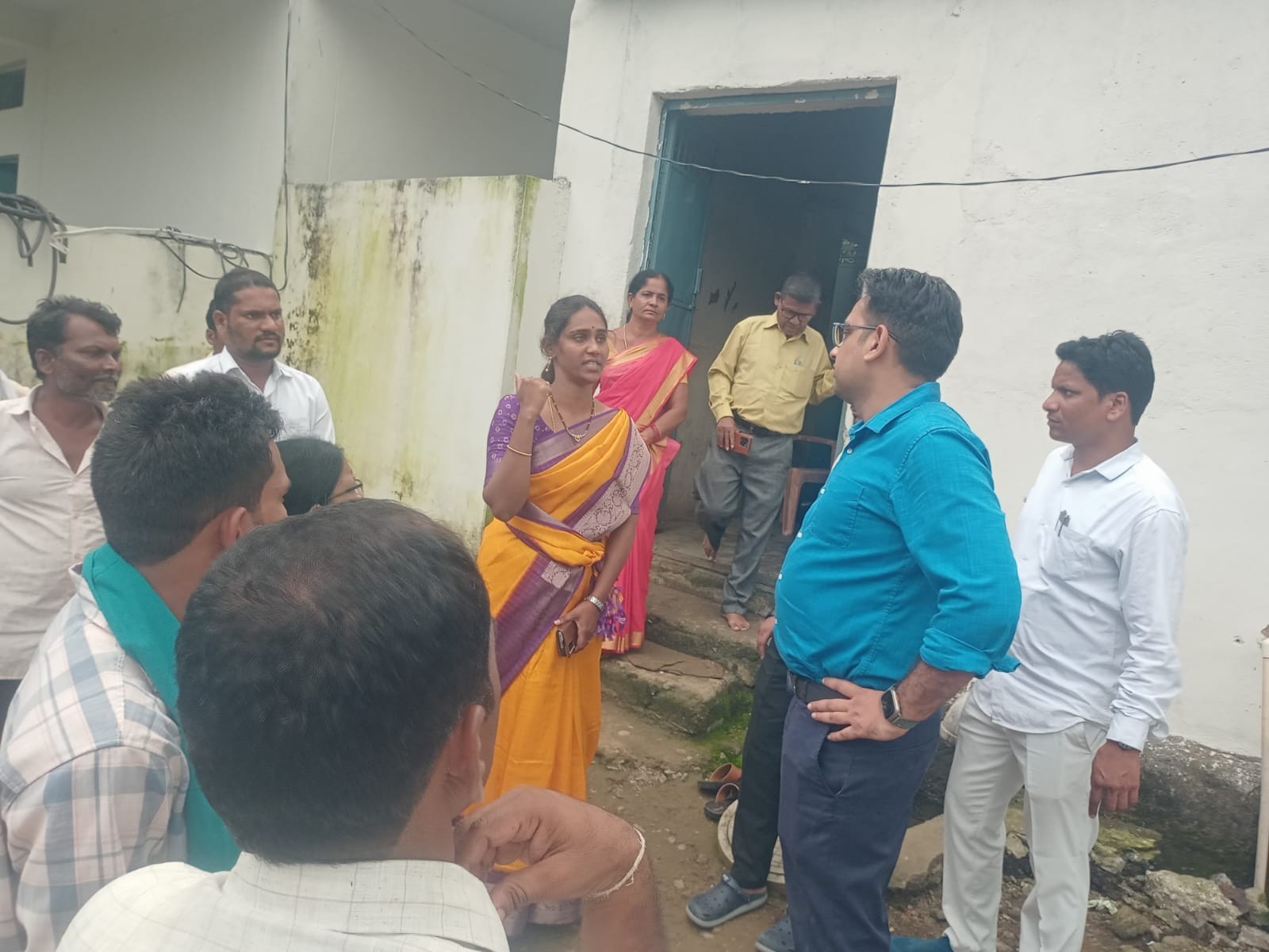 కేజీబీవీ పఠశాలను సందర్శించిన సబ్ కలెక్టర్
