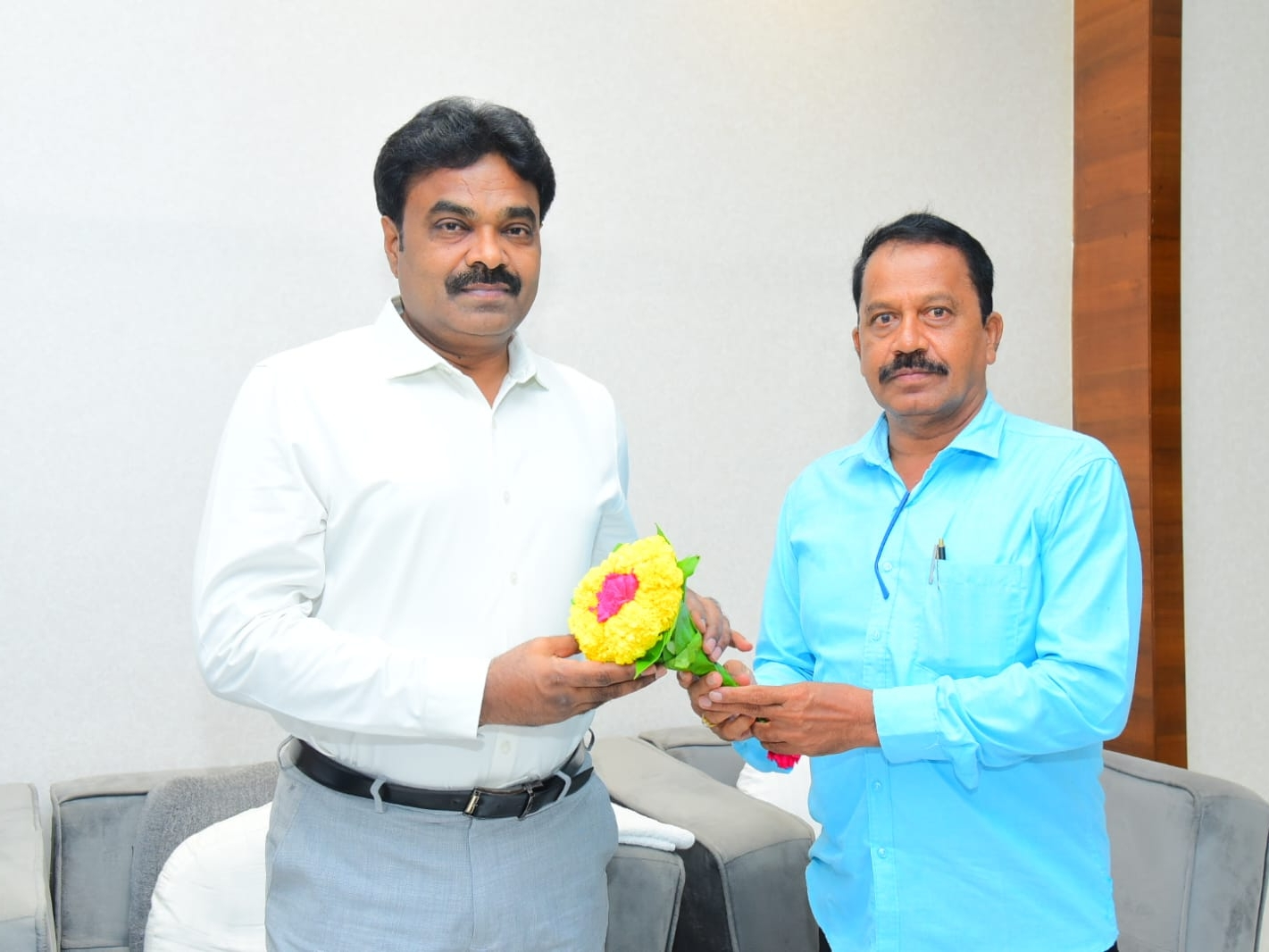 అసిస్టెంట్ డైరెక్టర్‌గా బాధ్యతలు స్వీకరణ