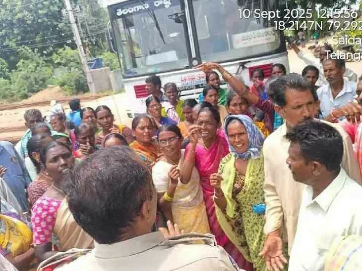 యూరియా కోసం మహిళల ధర్నా