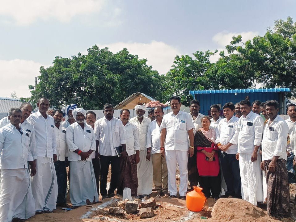 కొత్త గ్రామా పంచాయతీ కార్యాలయానికి భూమి పూజ