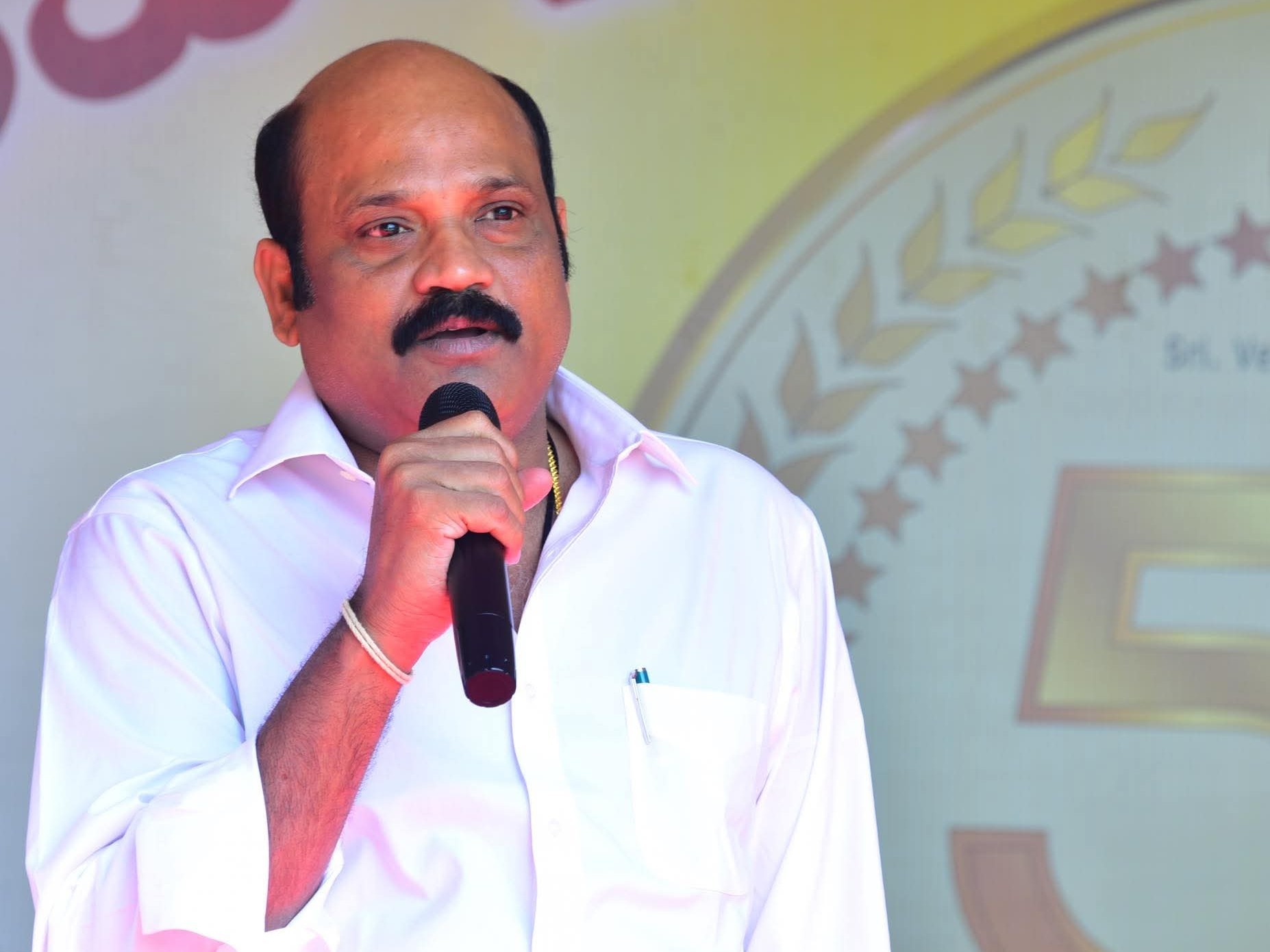 ‘గన్నవరం నియోజకవర్గంలో ఎరువుల కొరత లేదు’