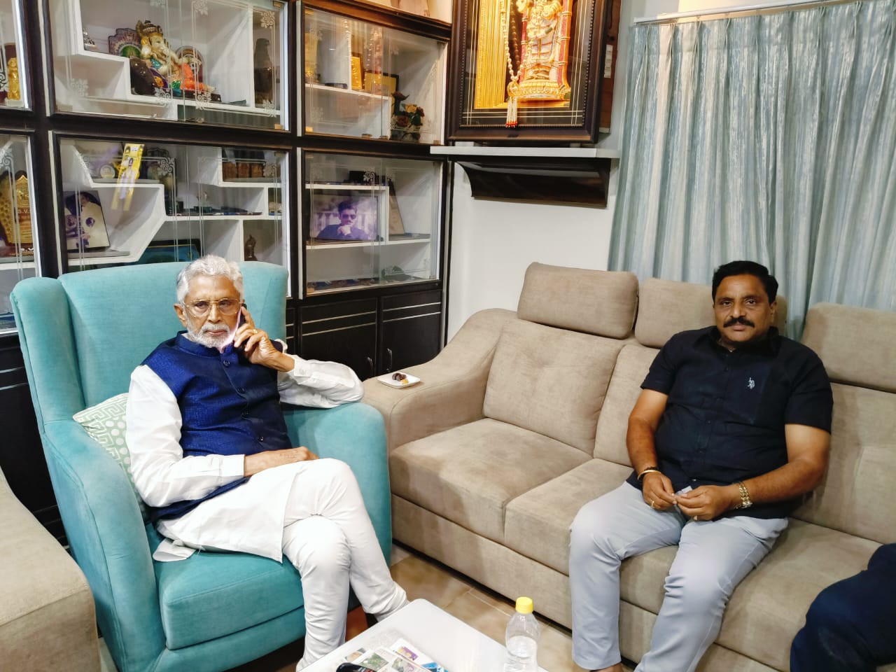 ఆళ్ల గోవిందును పరామర్శించిన సినీ నటుడు