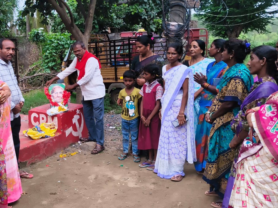 ‘యువతరం ప్రజా సమస్యలపై పోరాడాలి’