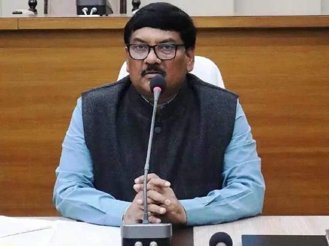 వర్షాల నేపథ్యంలో జీఎంసీ కమిషనర్ సూచన