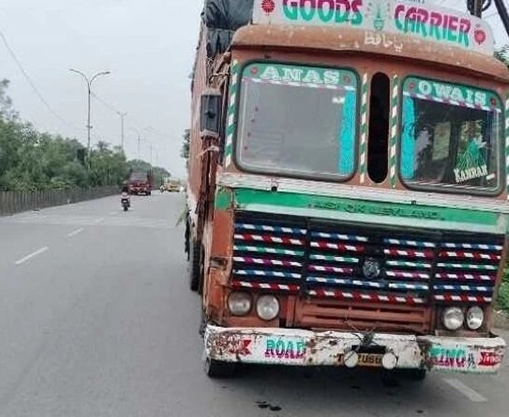 జీడిమెట్లలో పేలిన లారీ చక్రం