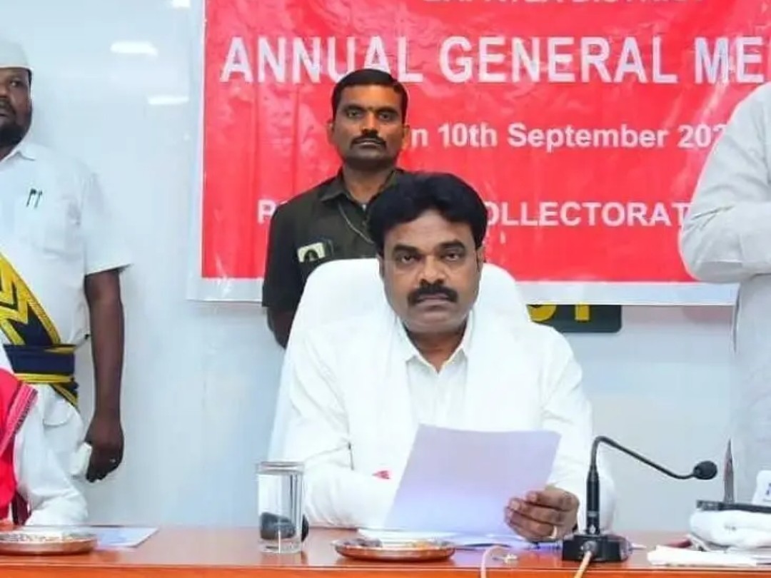 వరదల సమయంలో రెడ్‌క్రాస్ సేవలు మరువలేనివి: కలెక్టర్