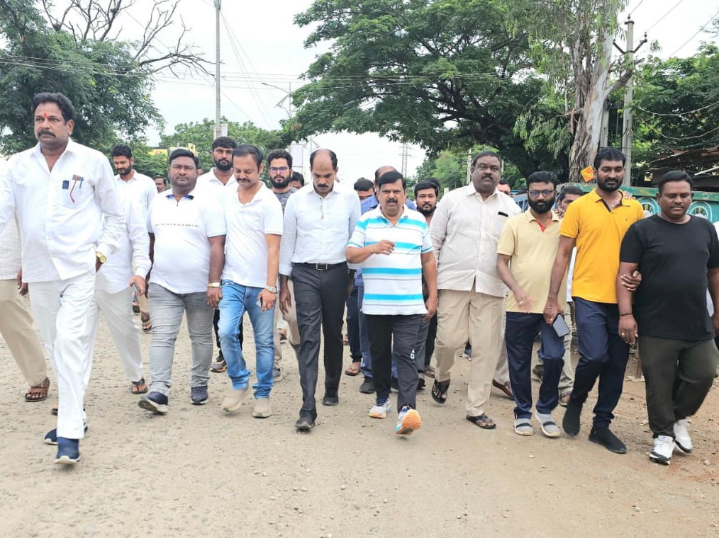 రూ. 4.69 కోట్ల తో సీసీ రోడ్ల పనులకు శంకుస్థాపన