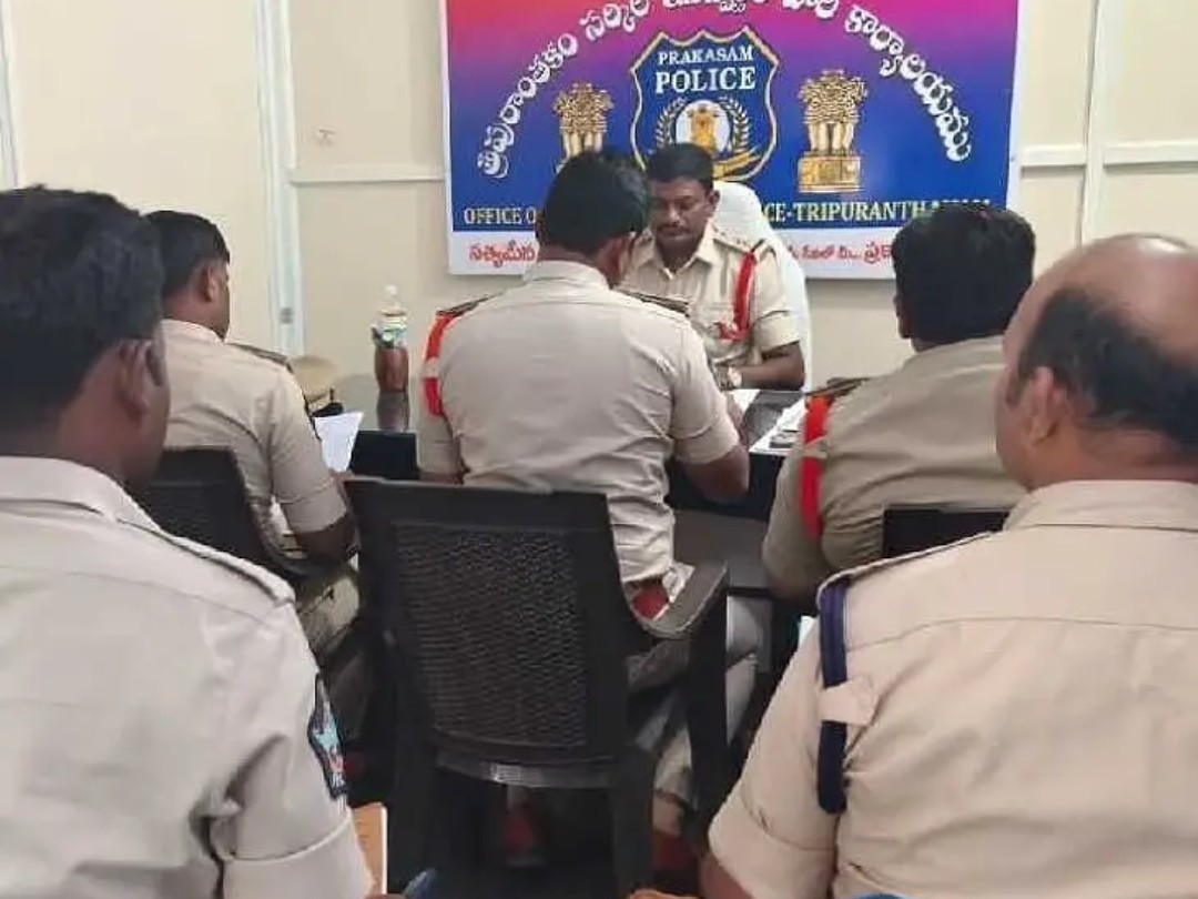 త్రిపురాంతకంలో క్రైమ్ రివ్యూ మీటింగ్