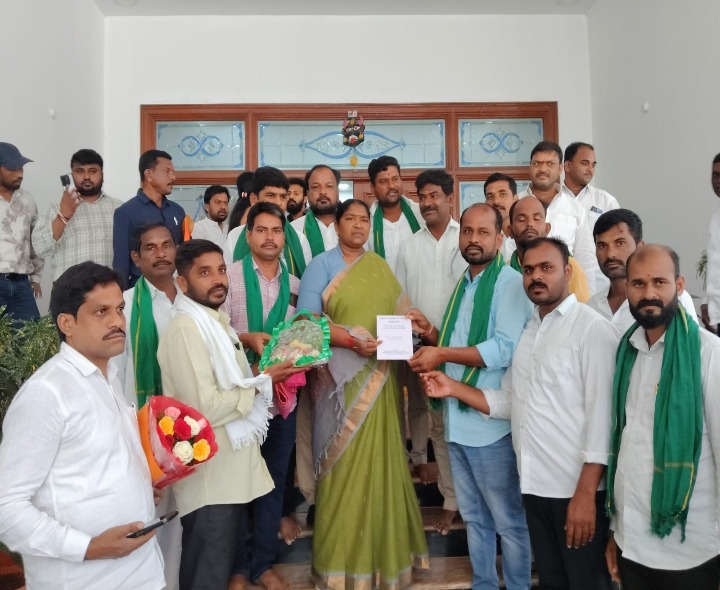 మంత్రికి వినతి పత్రం అందించిన LHPS నాయకులు