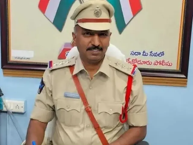 పార్ట్‌టైం ఉద్యోగాలపై అప్రమత్తం కావాలి : సీఐ