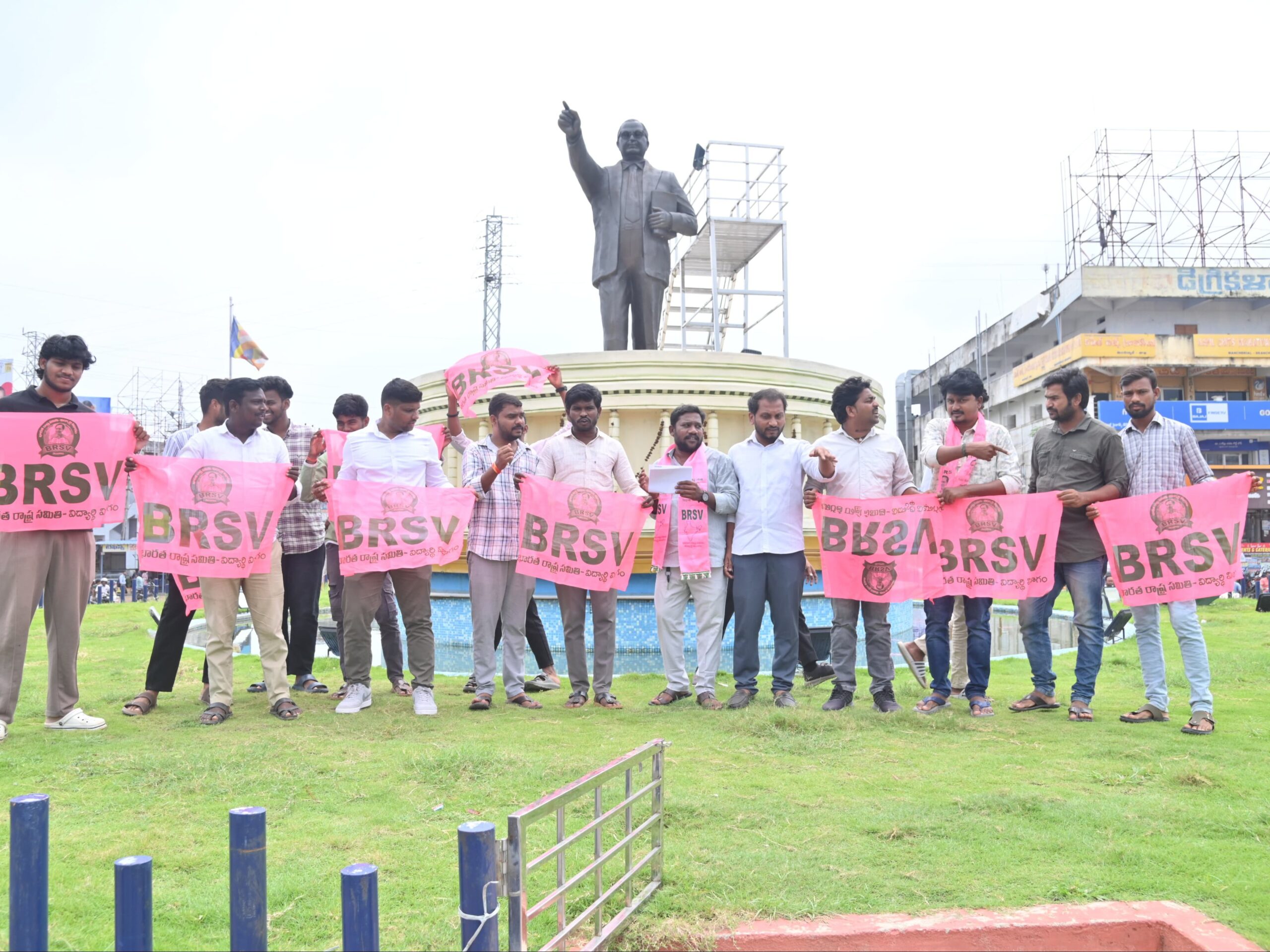 TGPSC చైర్మన్ రాజీనామా చేయాలి