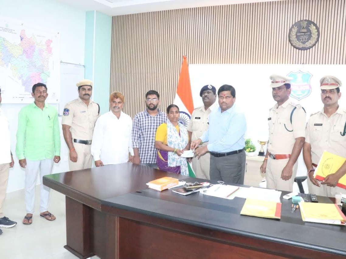 మీరు కూడా పోలీస్ కుటుంబంలో భాగమే: ఎస్పీ