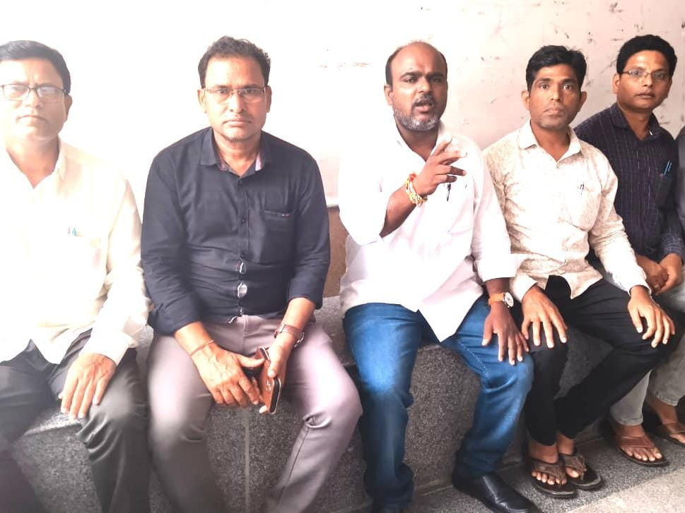 ఉపాధ్యాయ సంఘాన్ని గుర్తించాలని డిమాండ్