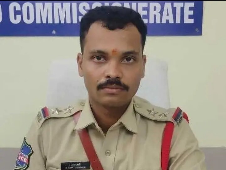 పేకాట స్థావరంపై దాడి.. 8 మంది అరెస్ట్
