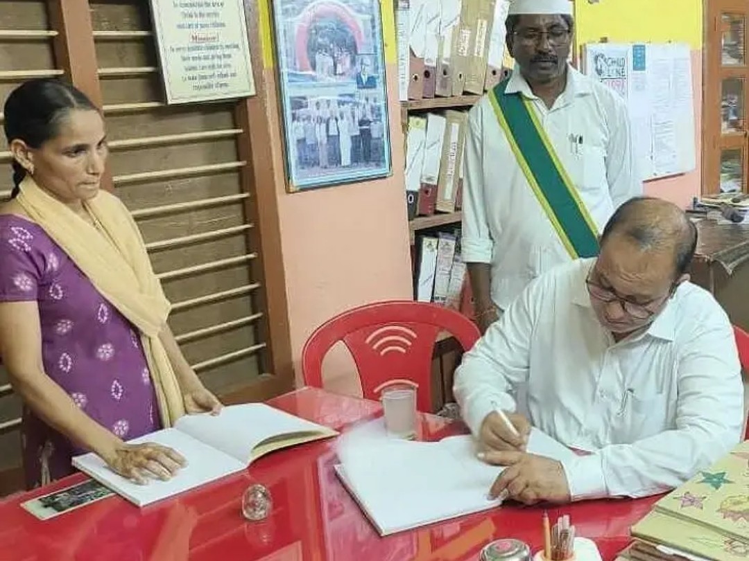 వృద్ధాశ్రమంలో జిల్లా న్యాయ సేవాధికార సంస్థ కార్యదర్శి పర్యటన