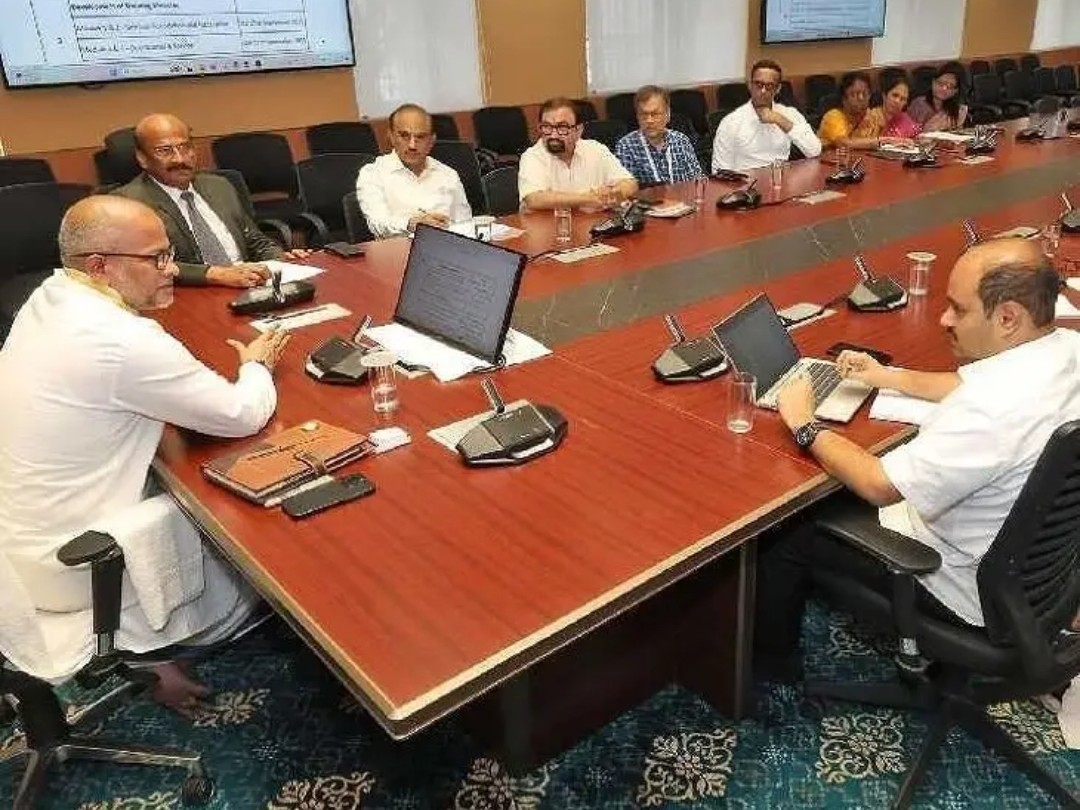 TTD ఆసుపత్రుల డైరెక్టర్లతో అదనపు ఈవో సమీక్ష