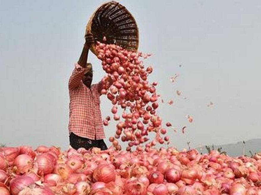 తెనాలిలో చౌకగా ఉల్లిపాయలు..!