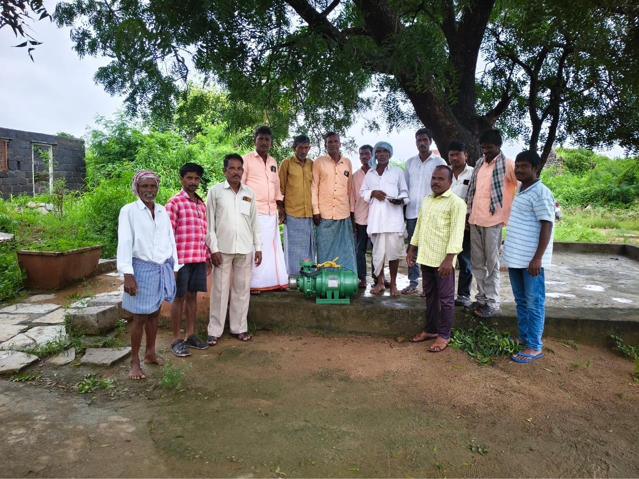 నీటి సమస్య పరిష్కరించిన కాంగ్రెస్ నాయకులు