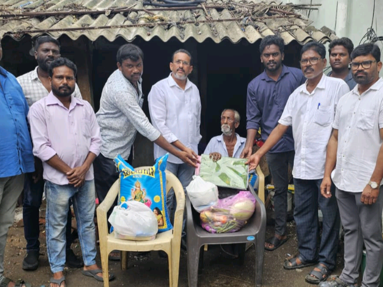 విద్యుత్ షార్ట్ సర్క్యూట్‌తో ఇల్లు దగ్ధం