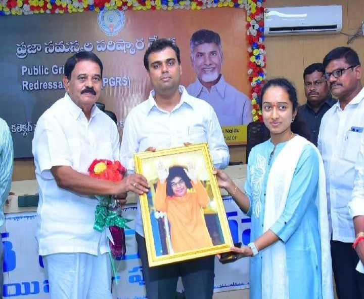 జిల్లా ప్రజల ప్రేమ మరువలేనిది: కలెక్టర్ చేతన్