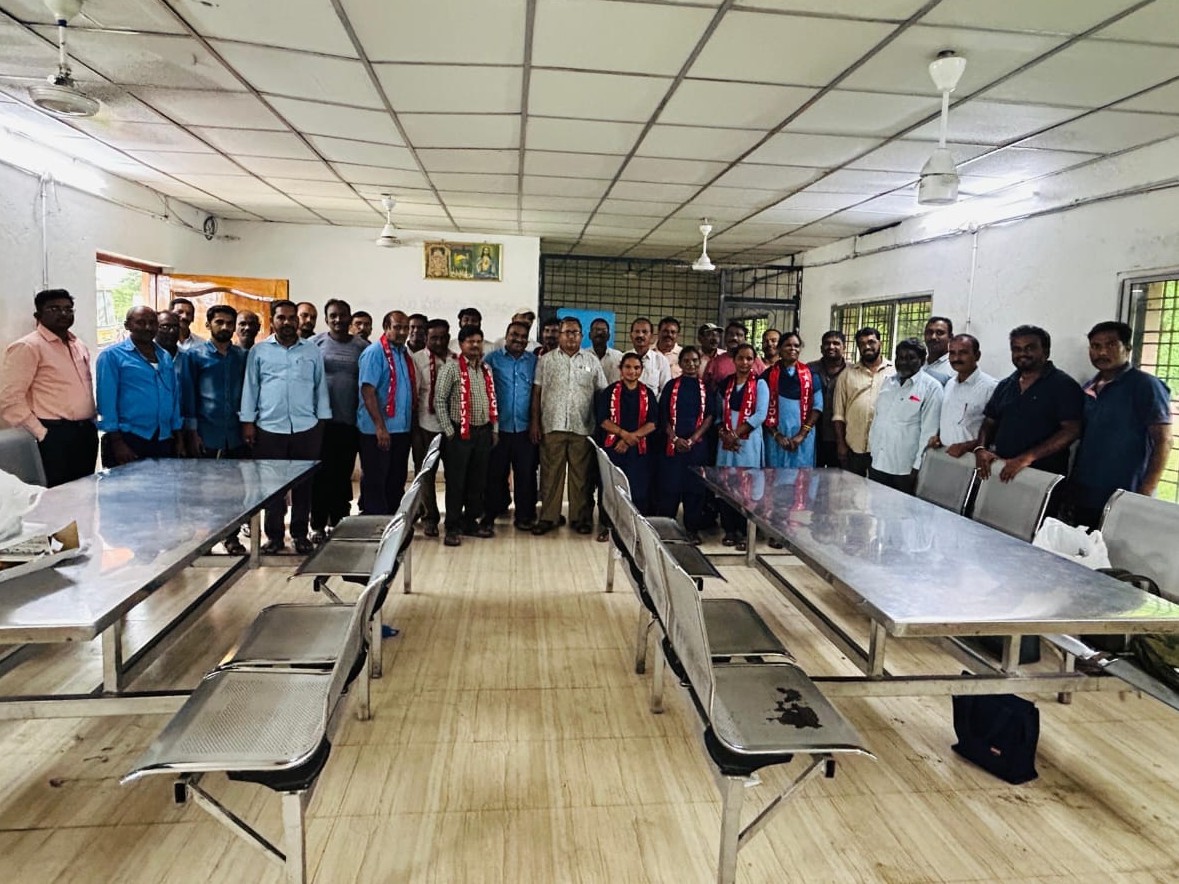 ఏఐటీయూసీలో చేరిన సింగరేణి కార్మికులు
