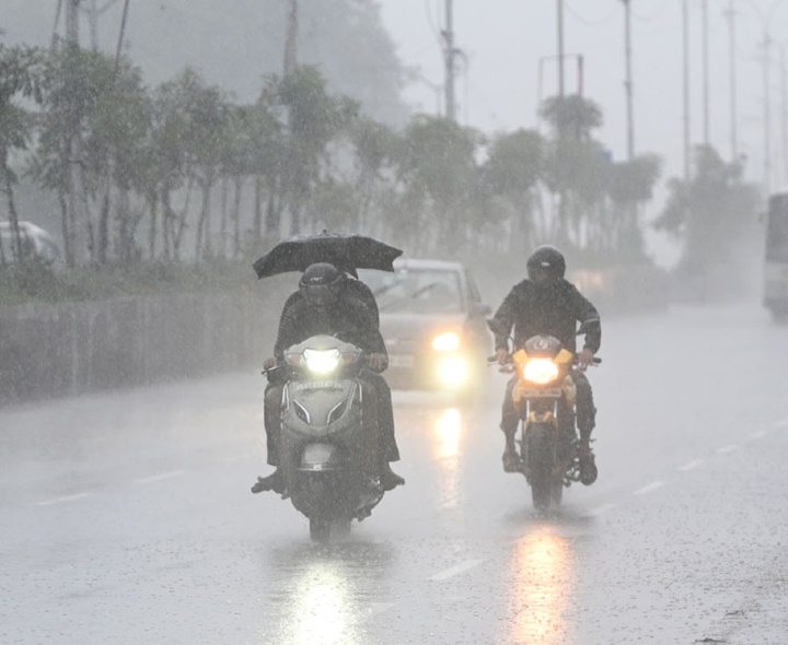 ALERT: కోస్తా జిల్లాలకు భారీ వర్ష సూచన