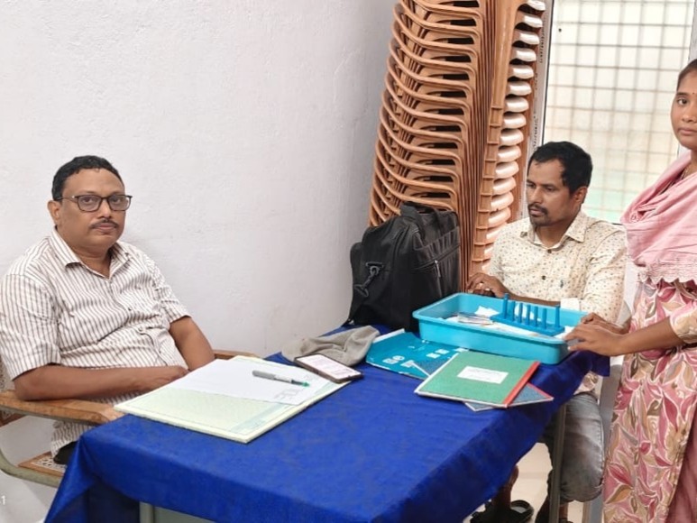 పీహెచ్‌సీ, సచివాలయాలను తనిఖీ చేసిన ఎంపీడీవో