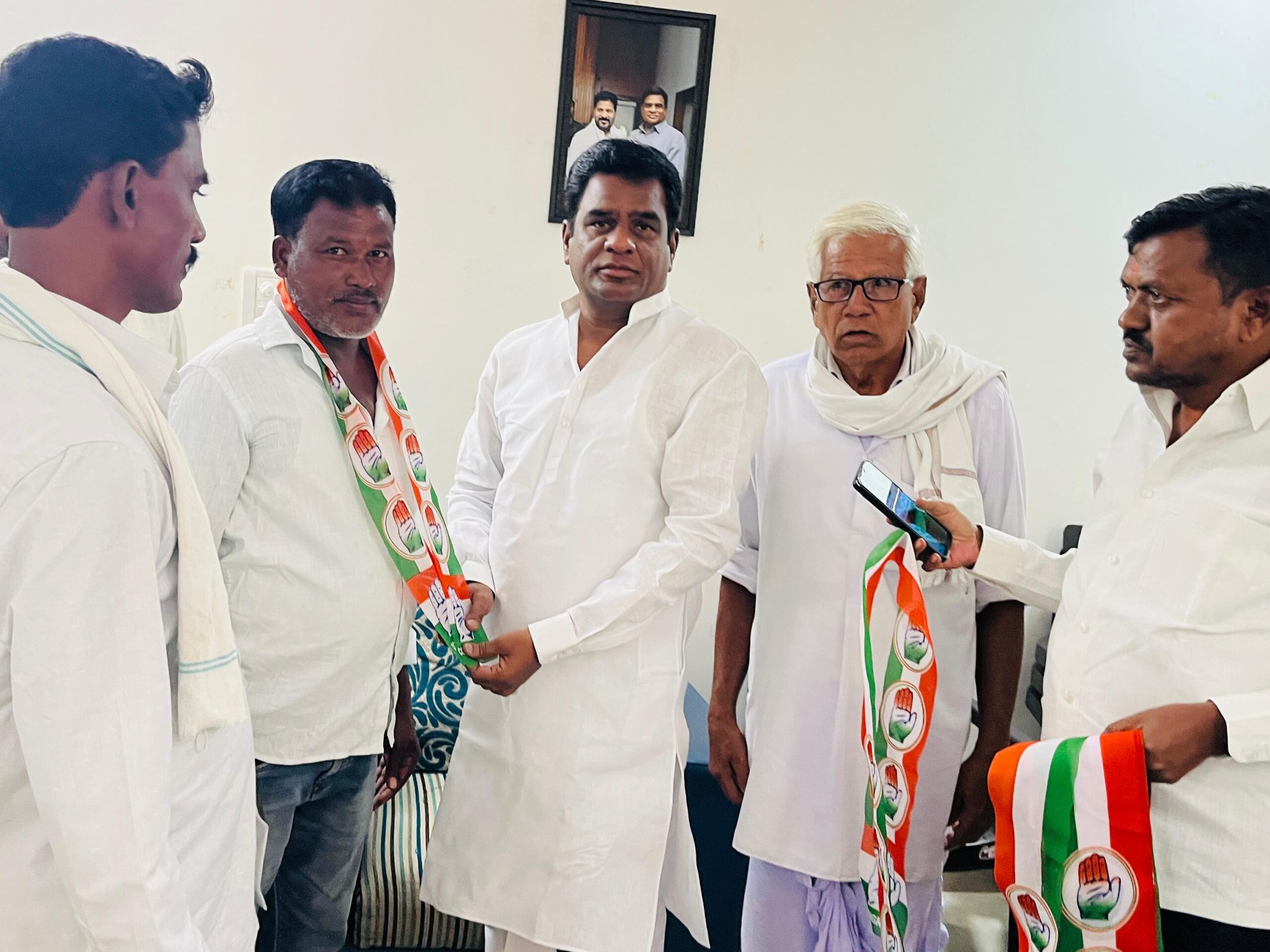 MLC ఆధ్వర్యంలో కాంగ్రెస్‌లో చేరిక