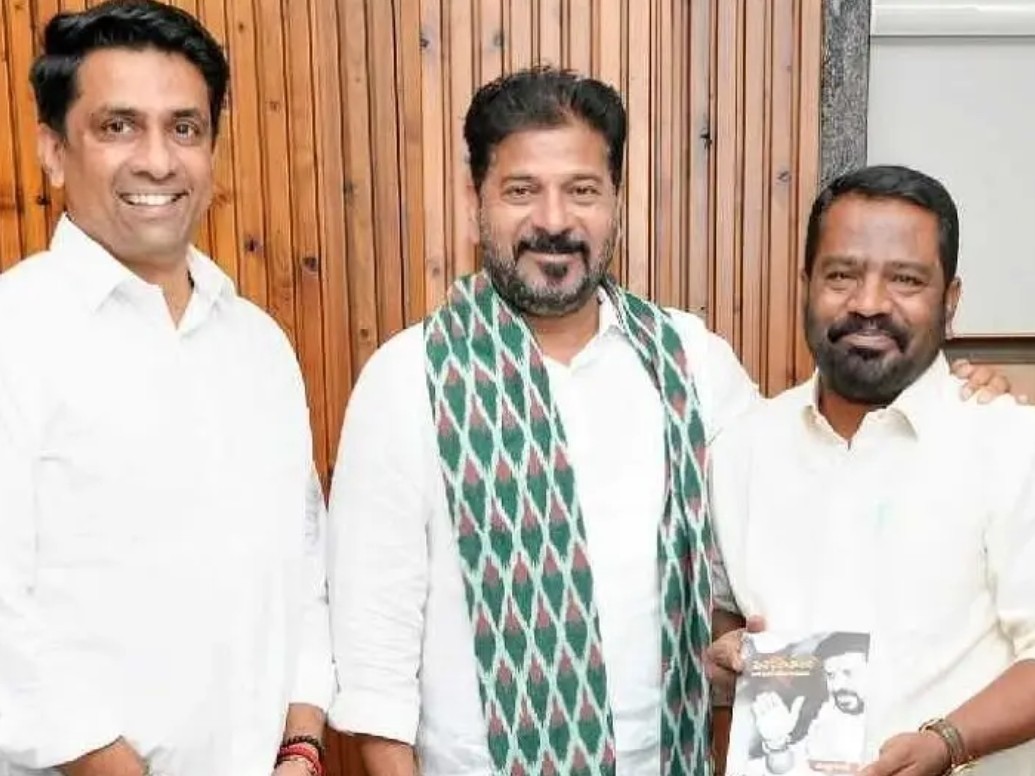 ‘మన ప్రజాపాలన’ పుస్తకాన్ని ఆవిష్కరించిన సీఎం