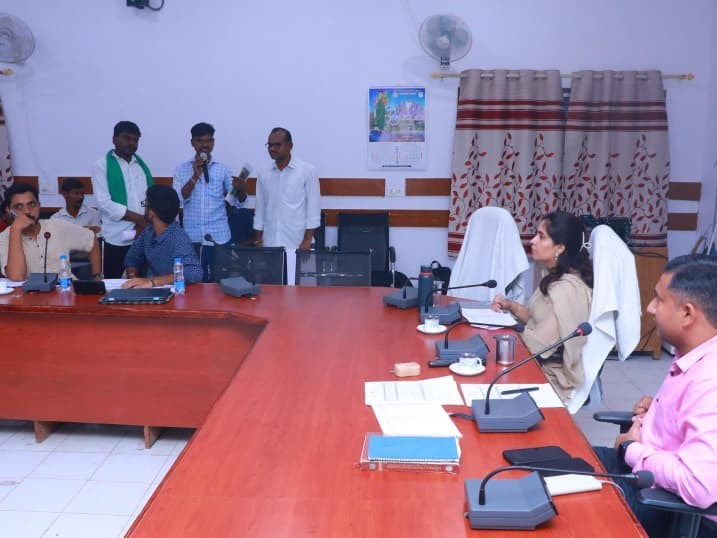 దరఖాస్తులను సత్వరమే పరిష్కరించాలి: రాజర్షి షా