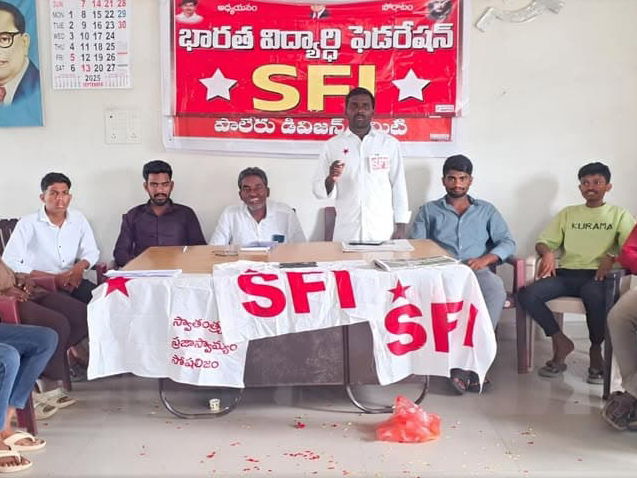 ఫీజు రీయింబర్స్‌మెంట్‌, స్కాలర్‌షిప్‌ విడుదల చేయాలి
