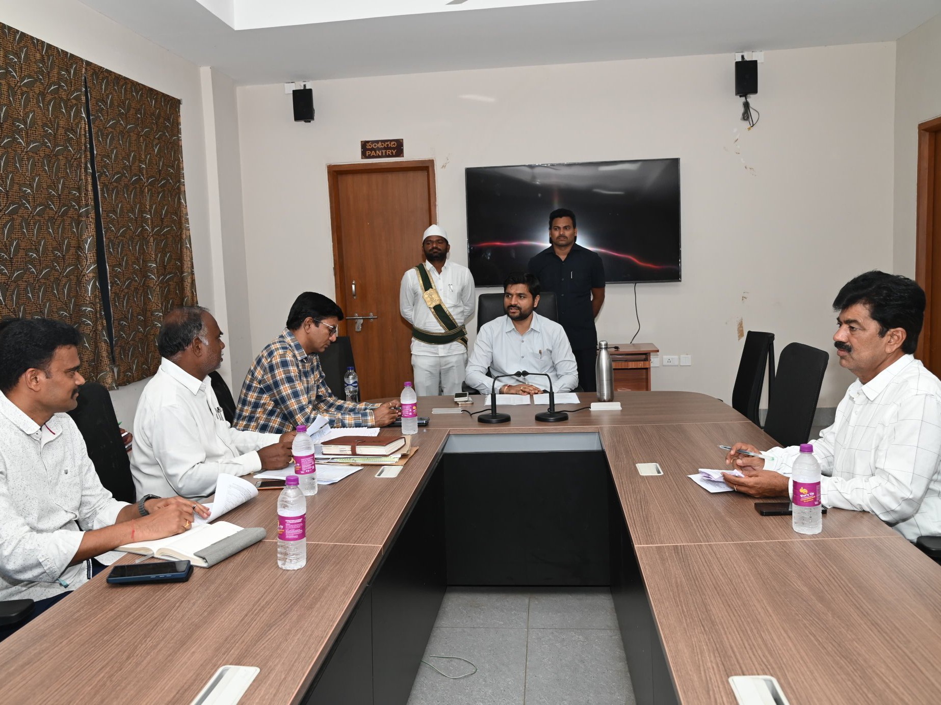 పరీక్షలు పకడ్బందీగా నిర్వహించాలి: కలెక్టర్
