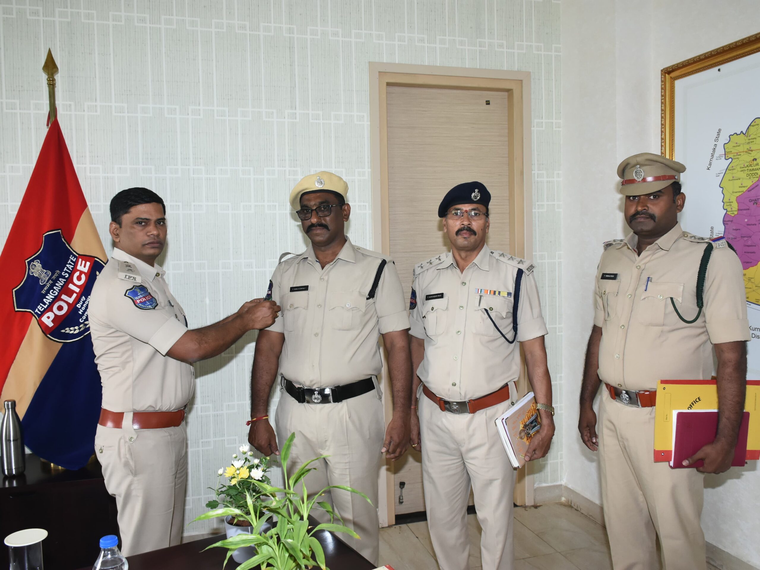 పదోన్నతితో పోలీసులకు గుర్తింపు: ఎస్పీ