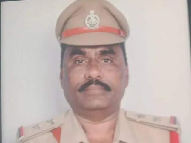 చట్ట వ్యతిరేక కార్యకలాపాలకు పాల్పడితే కఠిన చర్యలు: ఎస్సై