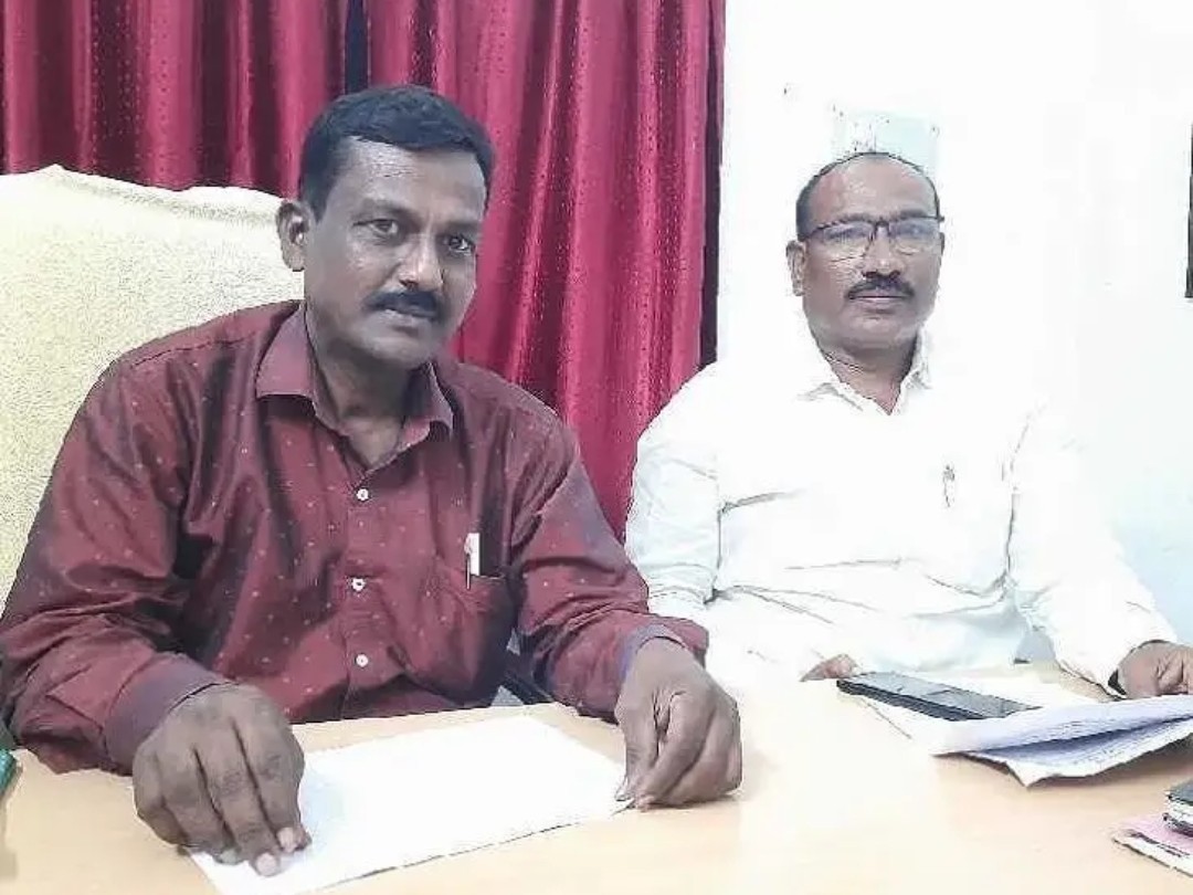 మహిళలకు ఐకేపీ రుణాలు: రాజయ్య