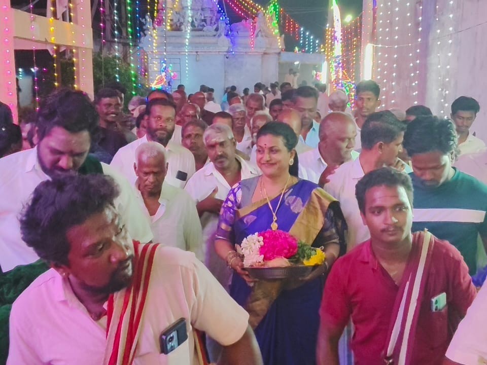 పొన్నియమ్మను దర్శించుకున్న మాజీ మంత్రి